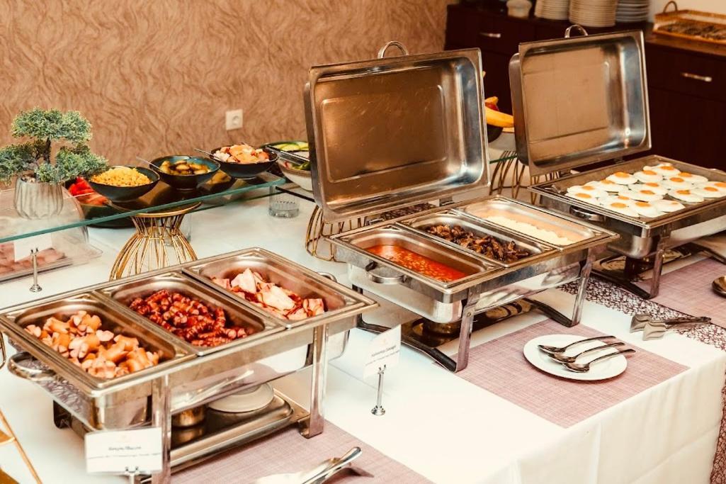 פלבן Park Hotel Kaylaka מראה חיצוני תמונה